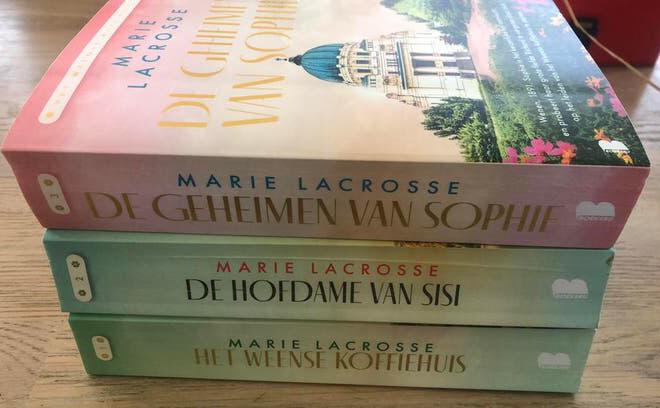 Boekenserie van Marie Lacrosse Het Weense koffiehuis, Ophalen of Verzenden, Zo goed als nieuw