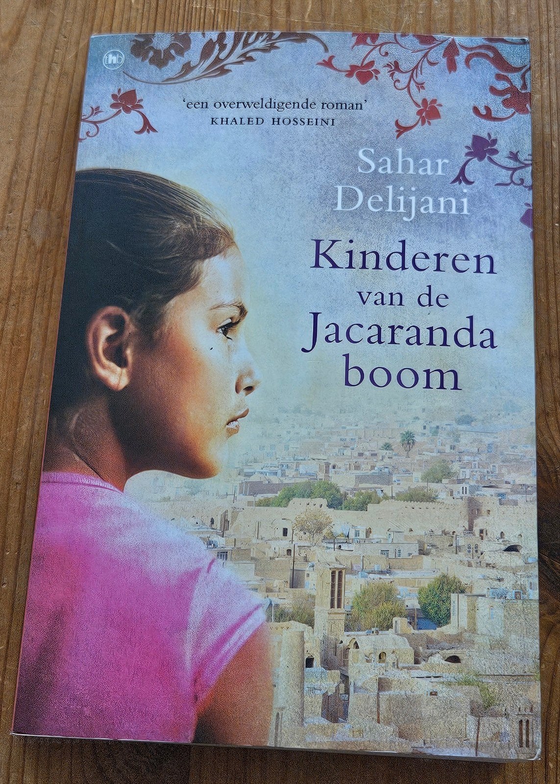 Sahar Delijani. Kinderen van de Jacanda boom., Ophalen of Verzenden, Zo goed als nieuw
