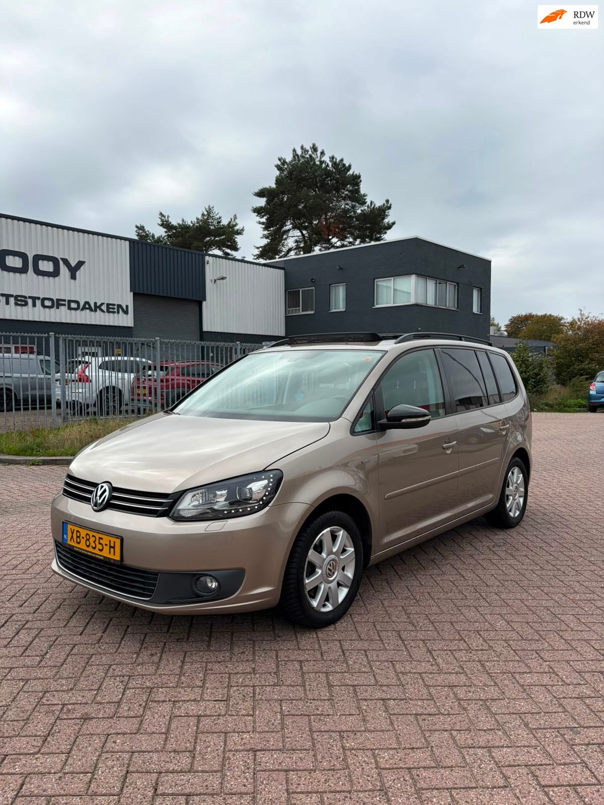 Volkswagen Touran 1.4 TSI Highline 7p AUTOMAAT, Auto's, 15 km/l, Gebruikt, 4 cilinders, Geel