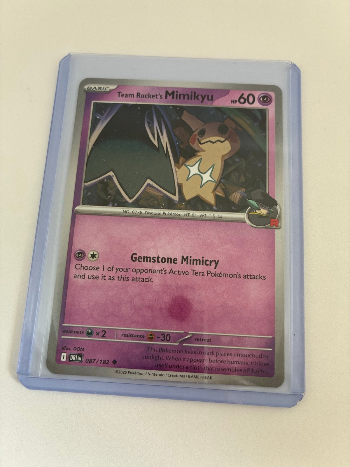 Team Rocket's Mimikyu Pokémon Kaart - NM/Basic, Ophalen of Verzenden, Zo goed als nieuw, Losse kaart