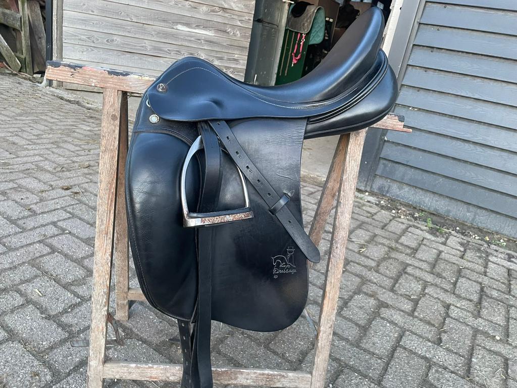 Prestige Top Dressage dressuurzadel. 17 inch, boommaat is 32, Ophalen, Gebruikt, Dressuur