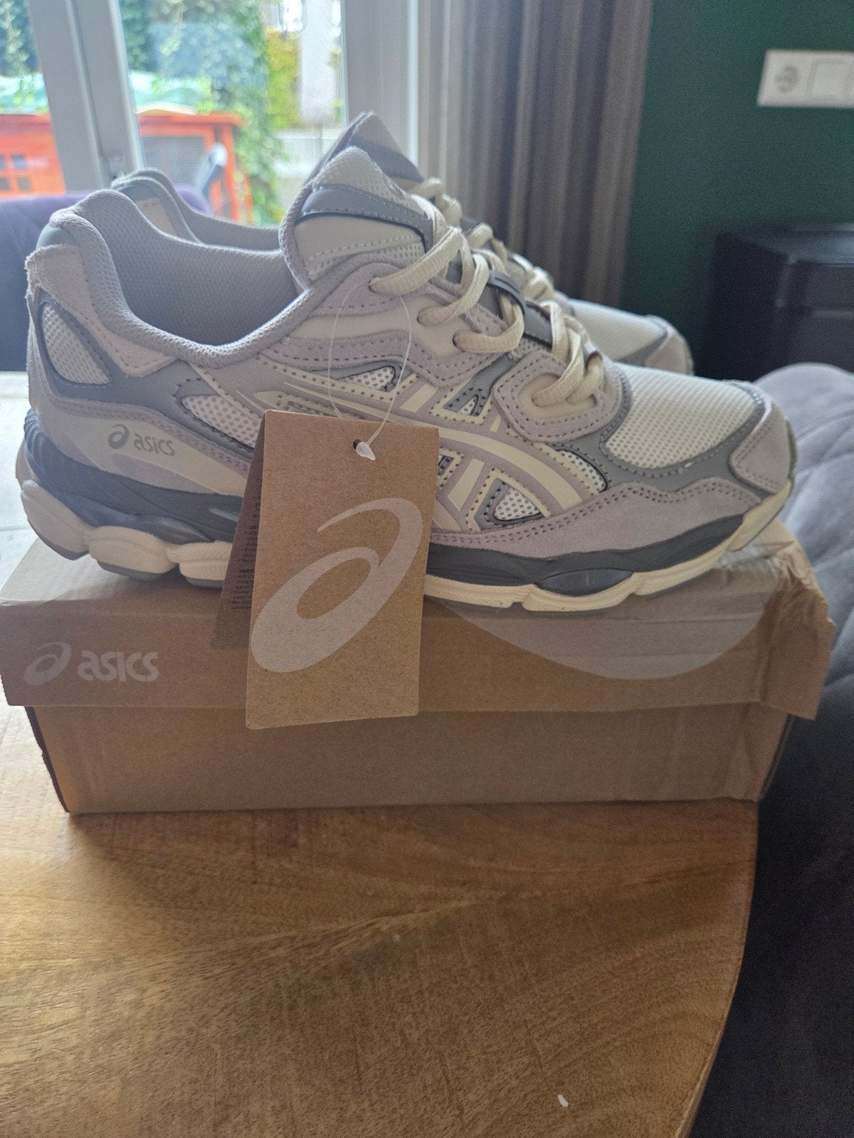 ASICS GEL-NYC Beige Sneakers - Maat 43.5, Kleding | Heren, Overige kleuren, Nieuw, Ophalen of Verzenden, Sneakers of Gympen