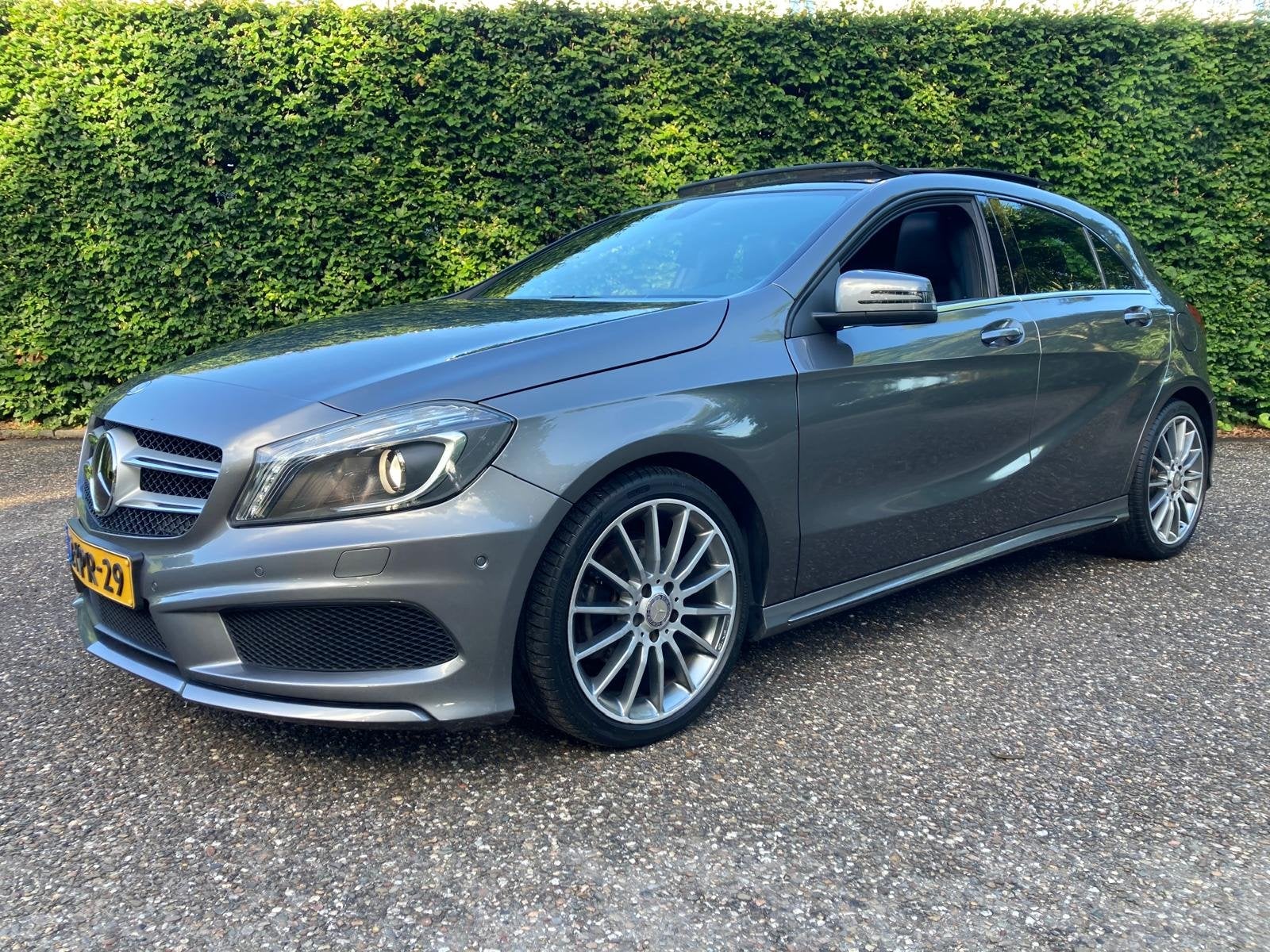 Mercedes-Benz A-Klasse 180 Ambition (bj 2013, automaat), Gebruikt, 4 cilinders, 122 pk, Zilver of Grijs