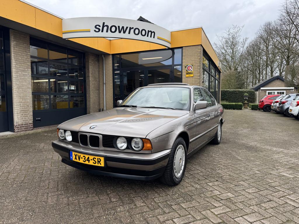 BMW 5 Serie 520i Schuifdak Youngtimer! BTW Auto! (bj 1990), Achterwielaandrijving, Trekhaak, Bruin, 4 stoelen