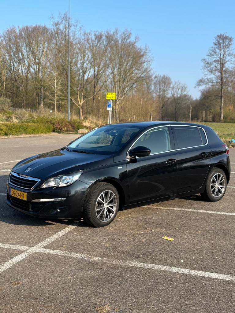 Peugeot 308 style 5-D 2015 NIEUW BLOK,GARANTIE,NAP,APK, Voorwielaandrijving, 1199 cc, 1055 kg, Origineel Nederlands