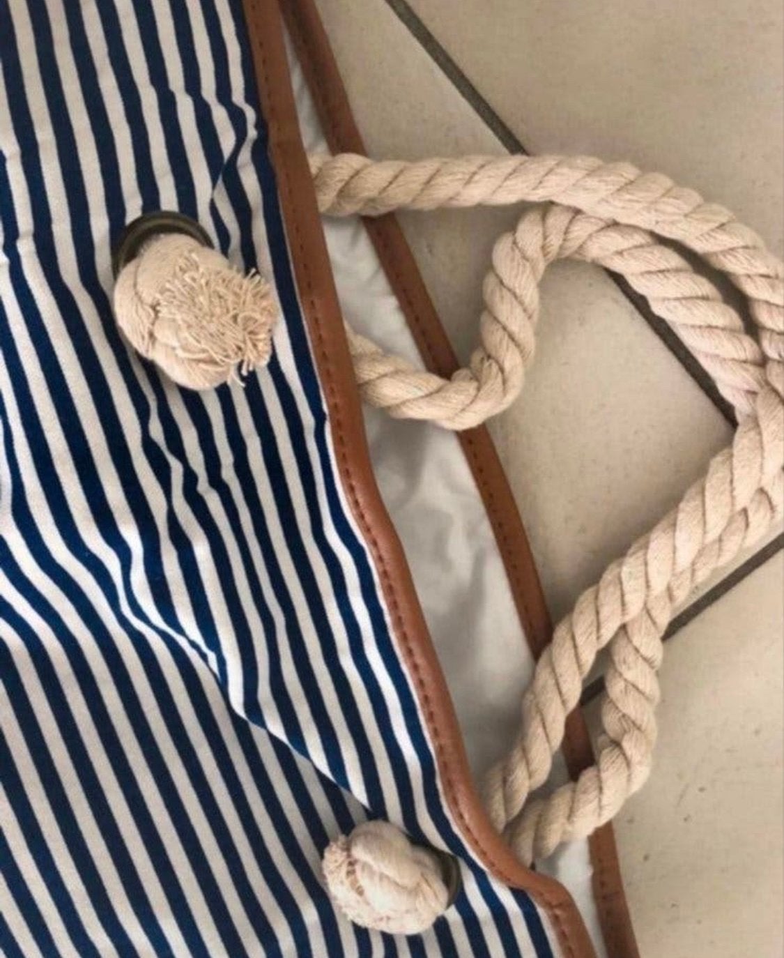 Sportieve Vlotte Strand Koeltas - Blauw/Wit Gestreept, Sieraden, Tassen en Uiterlijk, Tassen | Damestassen, Ophalen of Verzenden