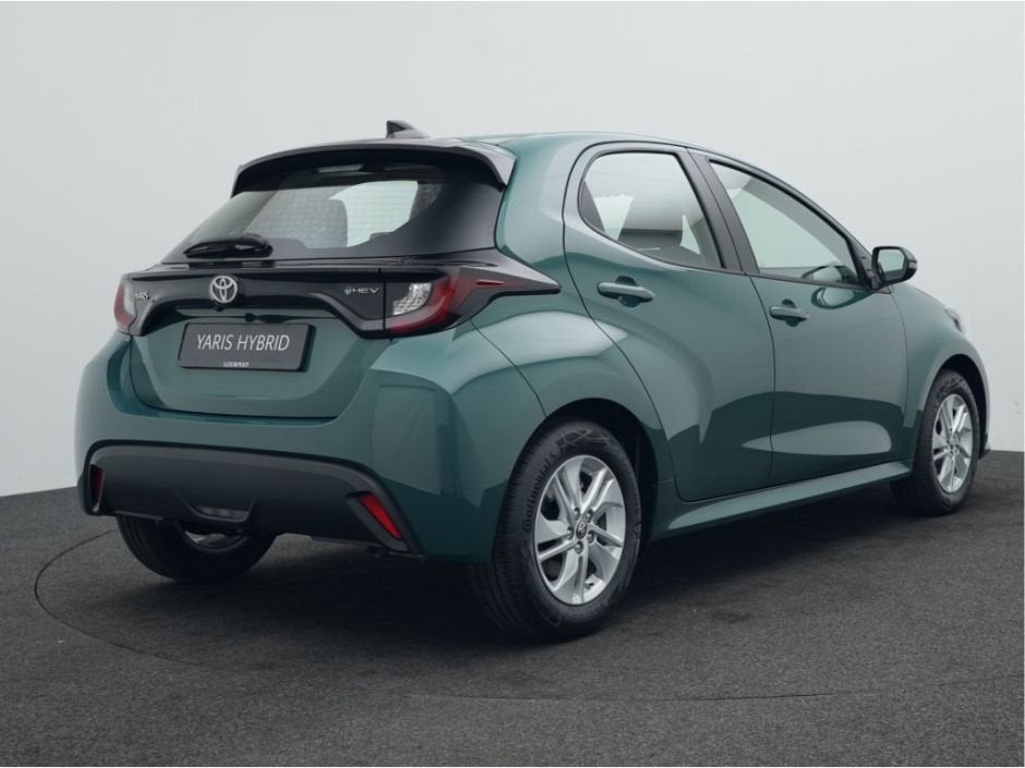 Toyota Yaris 1.5 Hybrid 115 Active (bj 2026, automaat), 12 maanden, Zwart, Bedrijf, 26 km/l