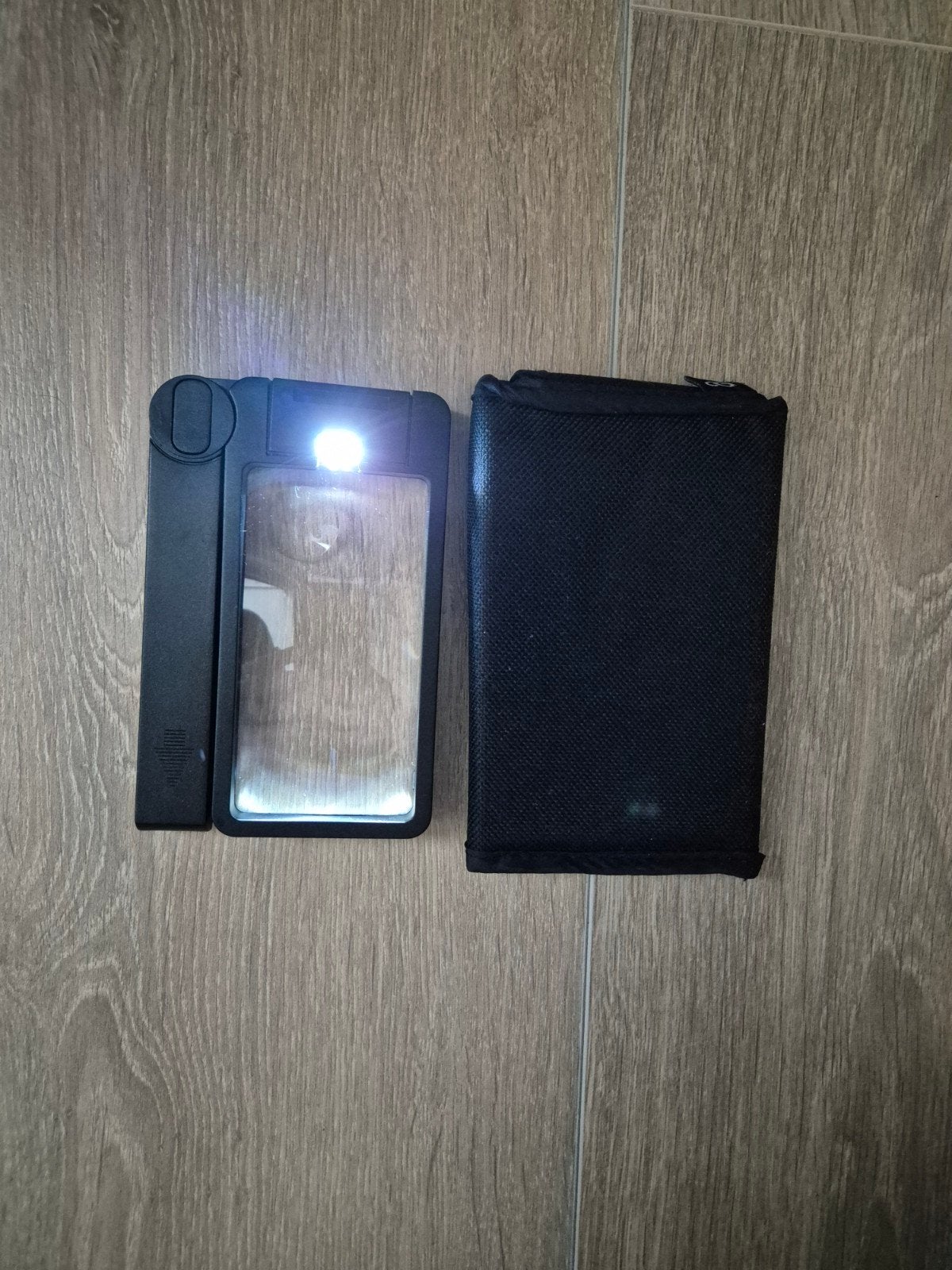 Vergrootglas met led verlichting, Ophalen of Verzenden, Zo goed als nieuw, Vergrootglas of Loep
