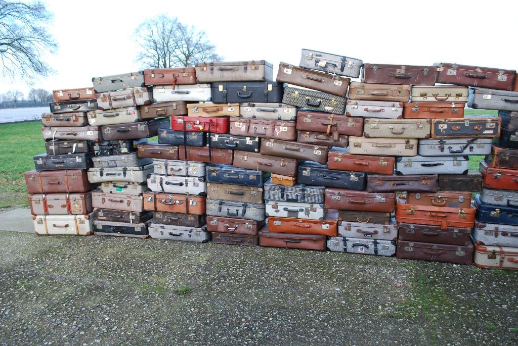 Grote partij oude koffers ca 100 stuks Brocante, Ophalen