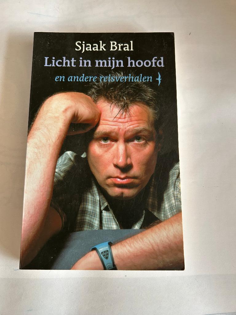 Licht in mijn hoofd door Sjaak Bral, Ophalen of Verzenden, Zo goed als nieuw, Europa