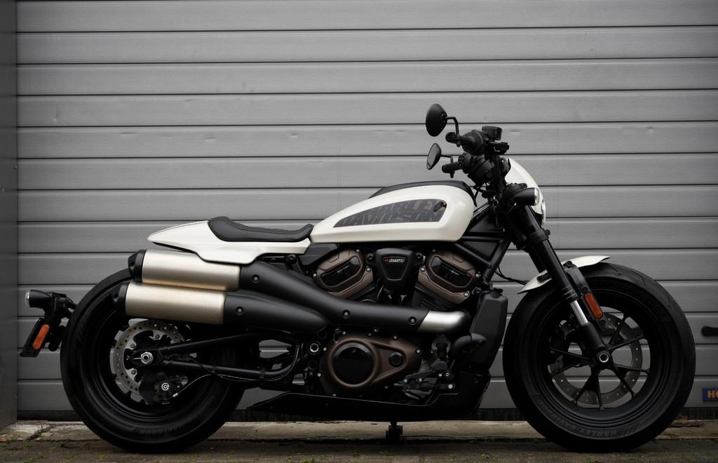 Harley Davidson 1250 S Sportster S 2023 (BTW) €11.734 ex b, Traction Control, Laan van Vredenoord 33
2289 DA  Rijswijk, NL, 1252 cc