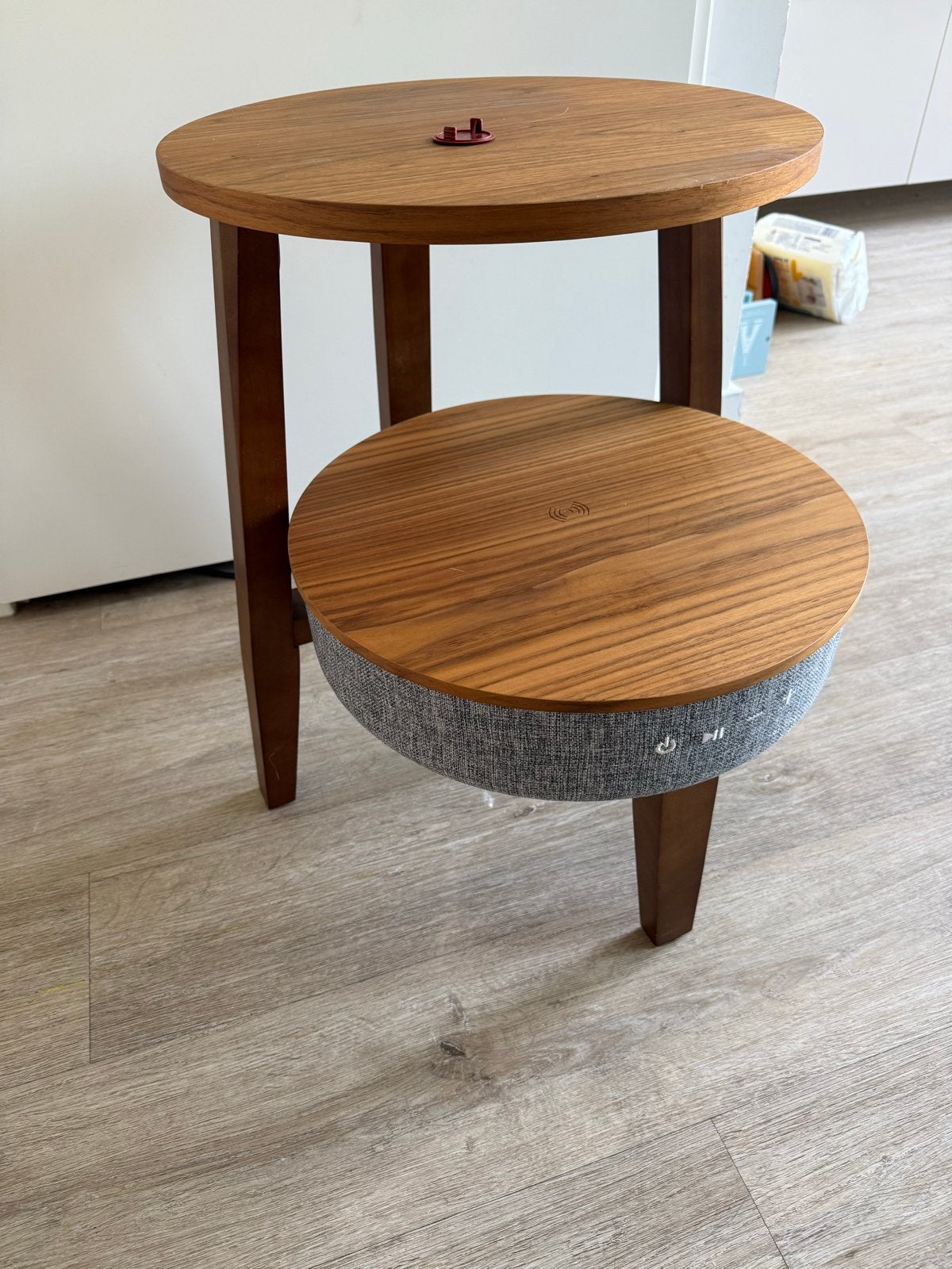 Bijzettafel met draadloos oplaadpunt en Bluetooth speaker, Minder dan 55 cm, Gebruikt, Rond, Hout