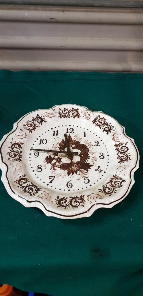 wandklok vintage engelse stijl kunststof, Ophalen of Verzenden, 'T Olde Gre-j, Info@toldegrej.nl, Endepoelstraat 20f Didam