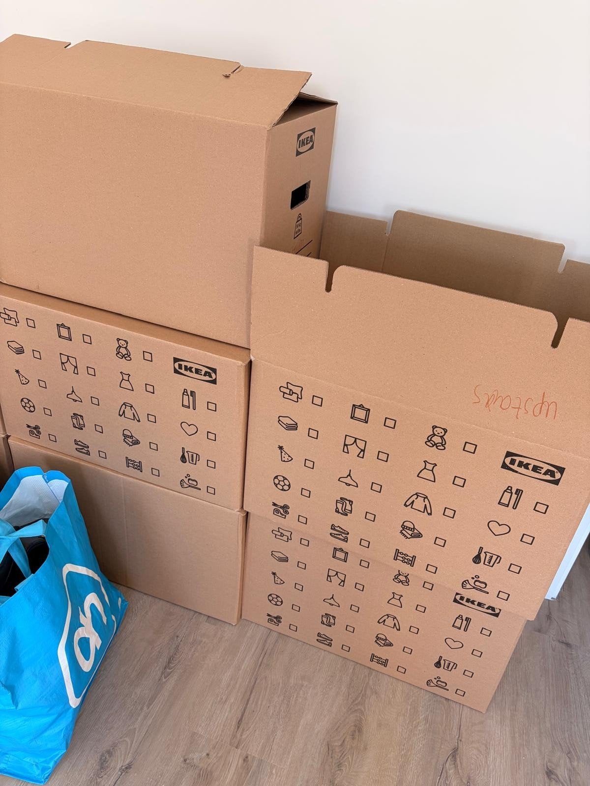 gratis afhalen 15 grote verhuisdozen van Ikea, Ophalen, Doos, 40 tot 60 cm, 50 tot 75 cm