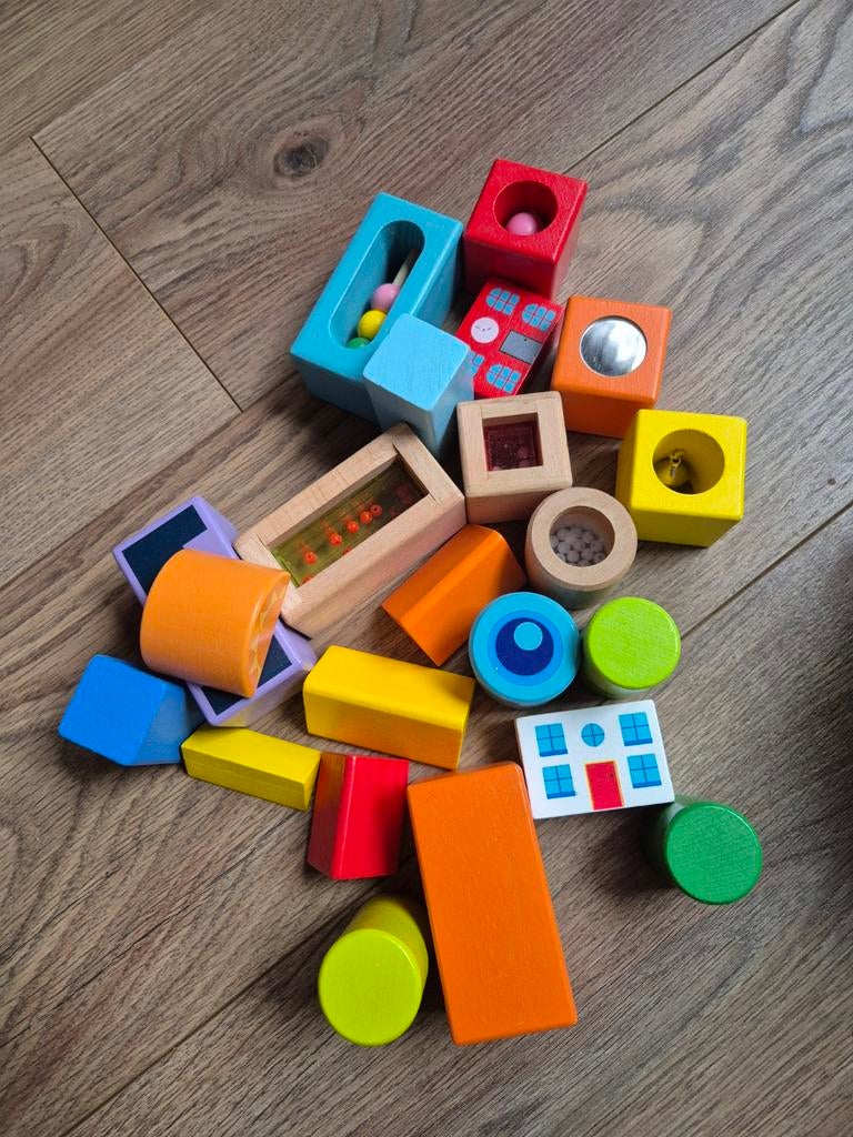 Houten speelgoed: blokken, auto's en trein, Kinderen en Baby's, Speelgoed | Houten speelgoed, Ophalen of Verzenden, Gebruikt