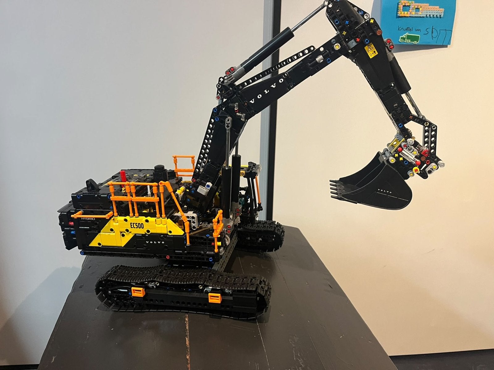 Lego Technic Volvo Graafmachine EC500H (42215) met doos, Lego, Ophalen of Verzenden, Zo goed als nieuw, Complete set