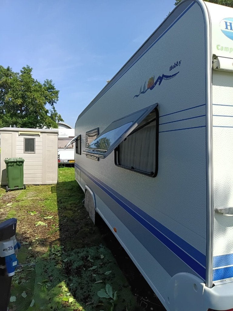 Hobby umfe prestige 650 caravan, uit 2004, Hobby, Particulier, Tot en met 5, 1500 - 2000 kg