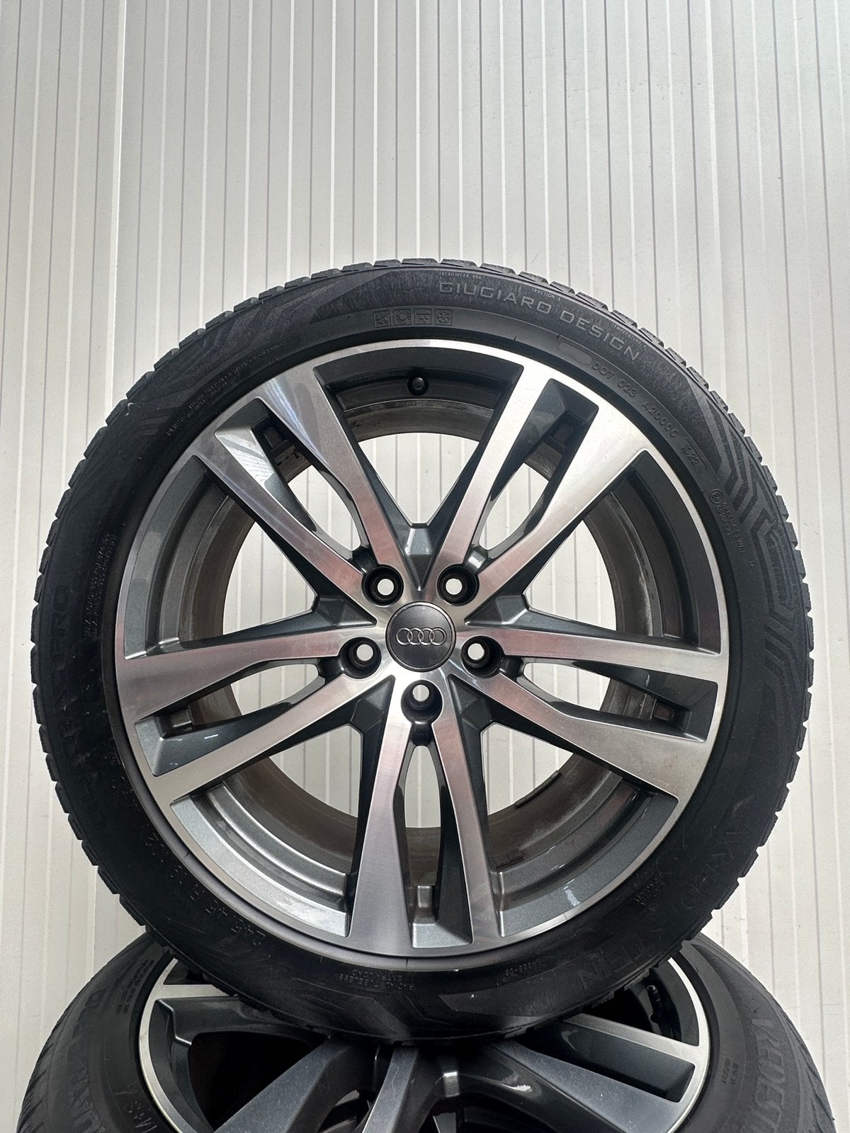Originele Audi A6 (C8) S-line velgen + all-season banden, Banden en Velgen, All Season, Personenwagen, Ophalen