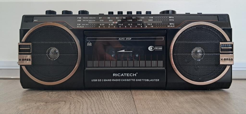 Radio/Ghettoblaster z.g.a.n., Ophalen