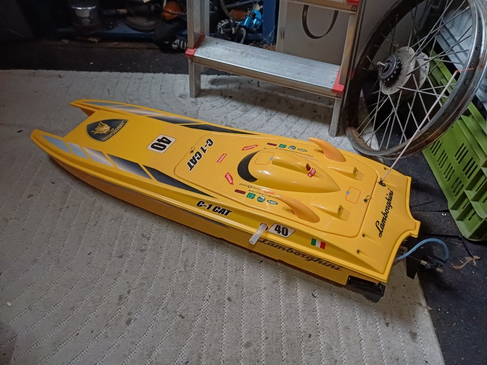 Kyosho Lamborghini C-1CAT radiografische racecatamaran nitro, Hobby en Vrije tijd, Ophalen, Gebruikt, Overige merken