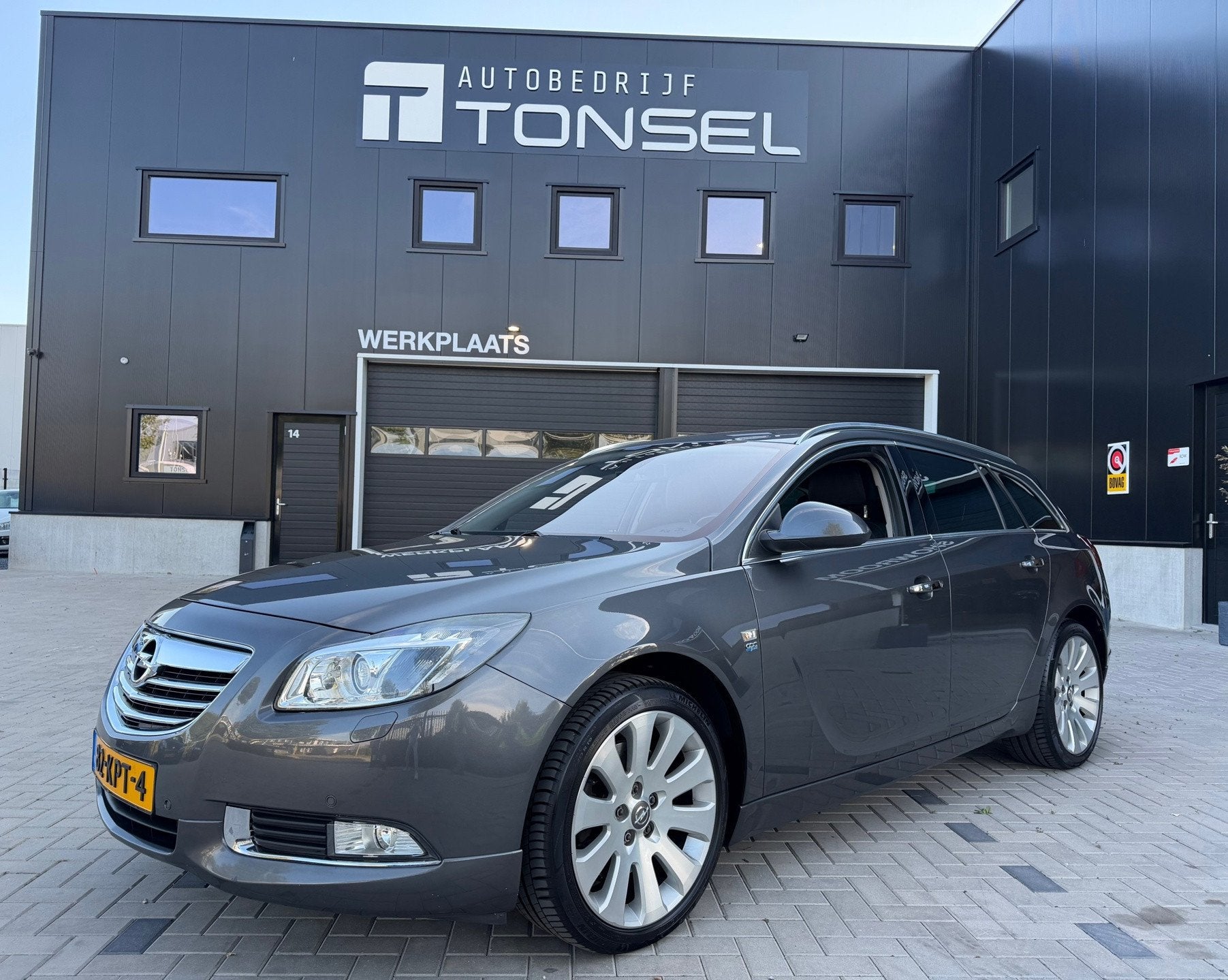 Opel Insignia Sports Tourer 2.8 V6 T Cosmo 4x4 260PK / Trekh, Auto's, Opel, Automaat, Zwart, 120 €/maand, Vierwielaandrijving