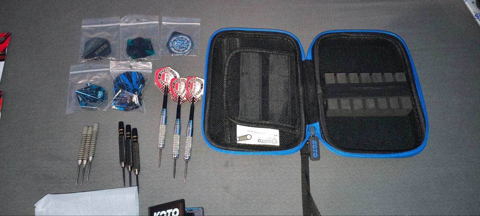 Dartpijlen 3 set en Dartbord Surround Ring plus accesoires, Sport en Fitness, Ophalen, Nieuw, Overige typen