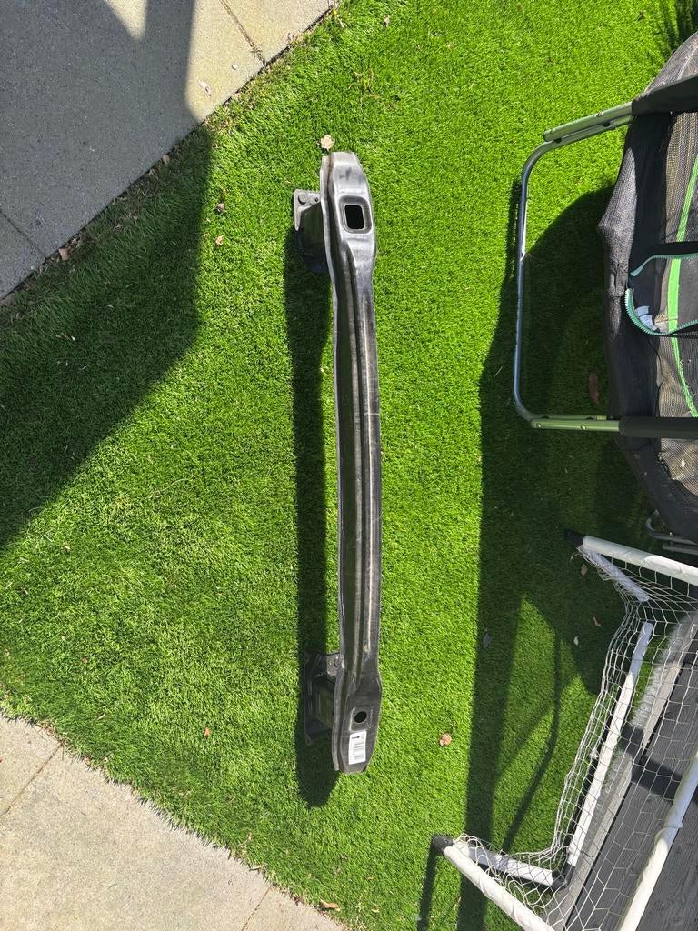 Bumperbalk Mercedes-Benz A2056100414 C-Klasse W205, Auto-onderdelen, Gebruikt, Voor, Mercedes-Benz, Ophalen of Verzenden