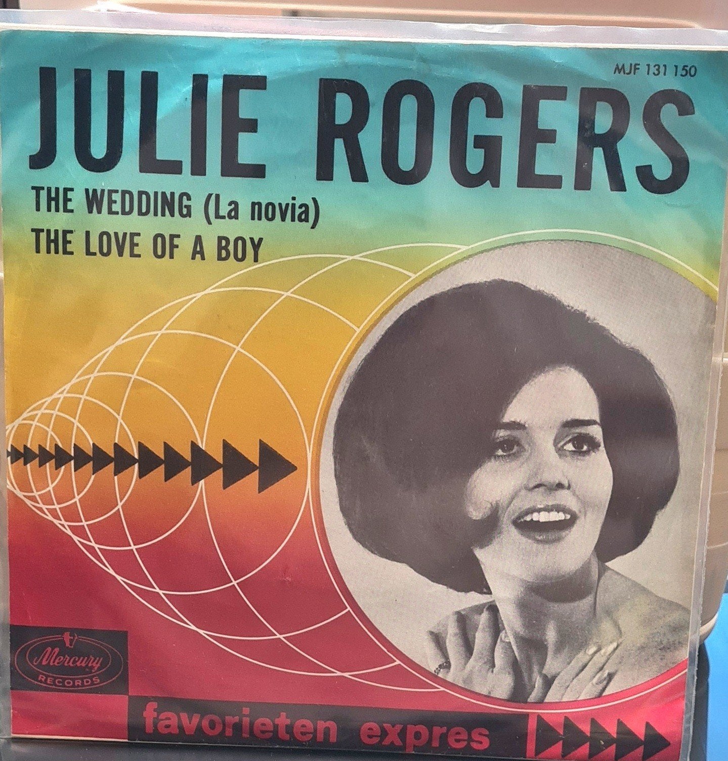 Julie Rogers - The Wedding (La Novia) / The Love of a Boy, Gebruikt, Fotohoes, 7 inch, Ophalen of Verzenden