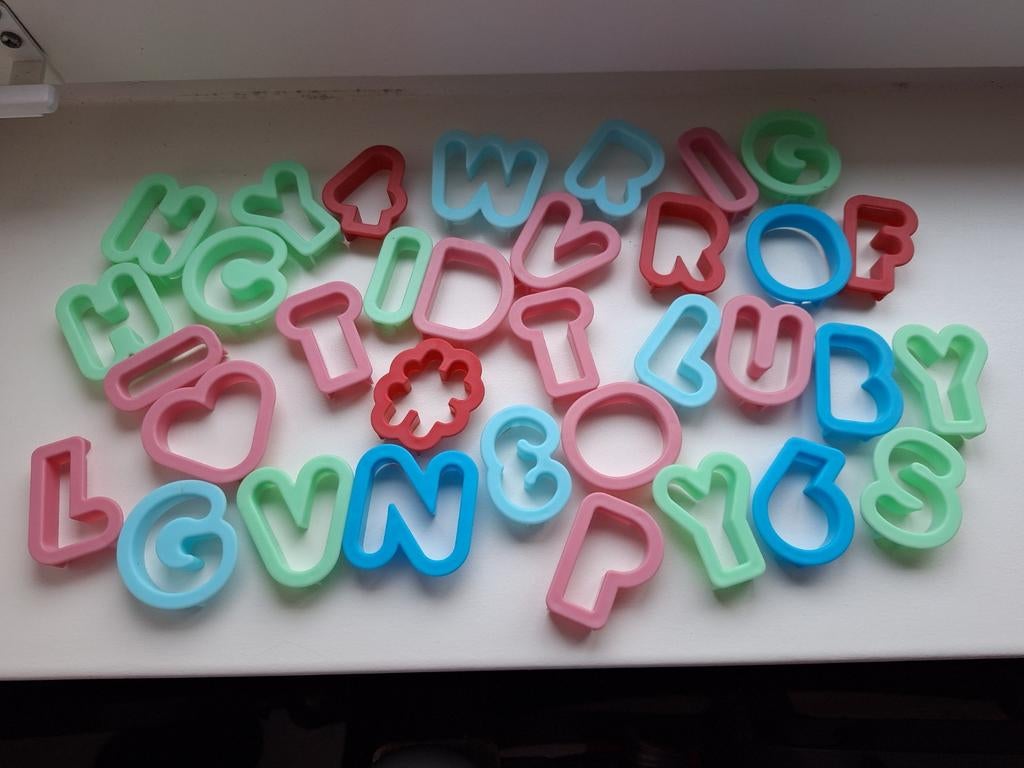 Uitsteekt vormpjes letters en cijfers, Ophalen of Verzenden, Taarten of Cupcakes, Versiering