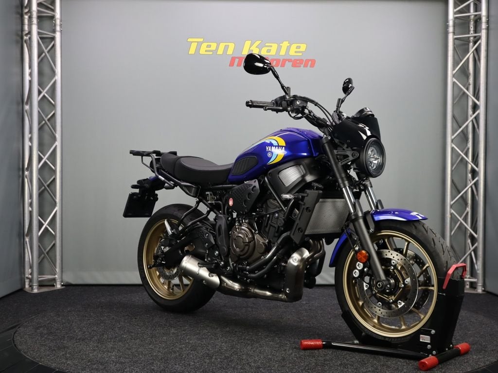 Yamaha XSR 700, Bedrijf, Naked bike