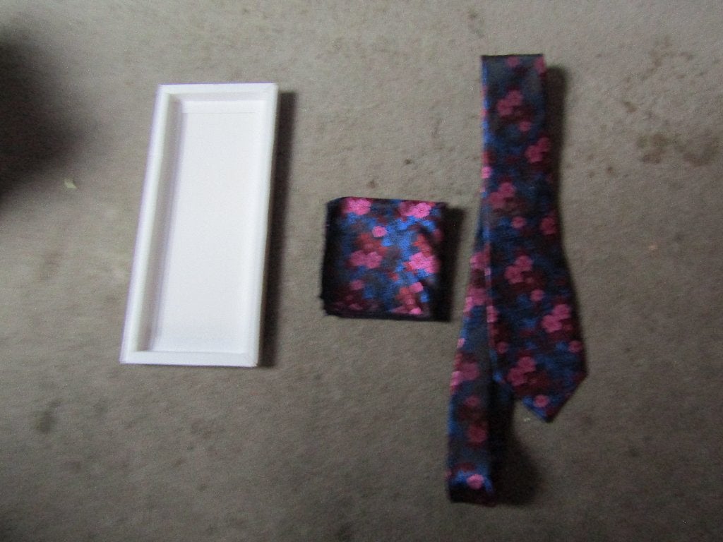 Nieuwe stropdas en doekje met bloemenmotief, Kleding | Heren, Stropdassen, Jemygins, Blauw, Nieuw, Ophalen of Verzenden