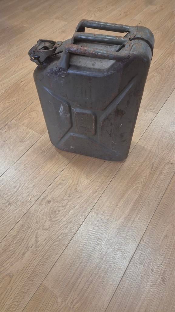 Oude metalen jerrycan - Vintage brandstofkan, Ophalen, Gebruikt, Universele onderdelen