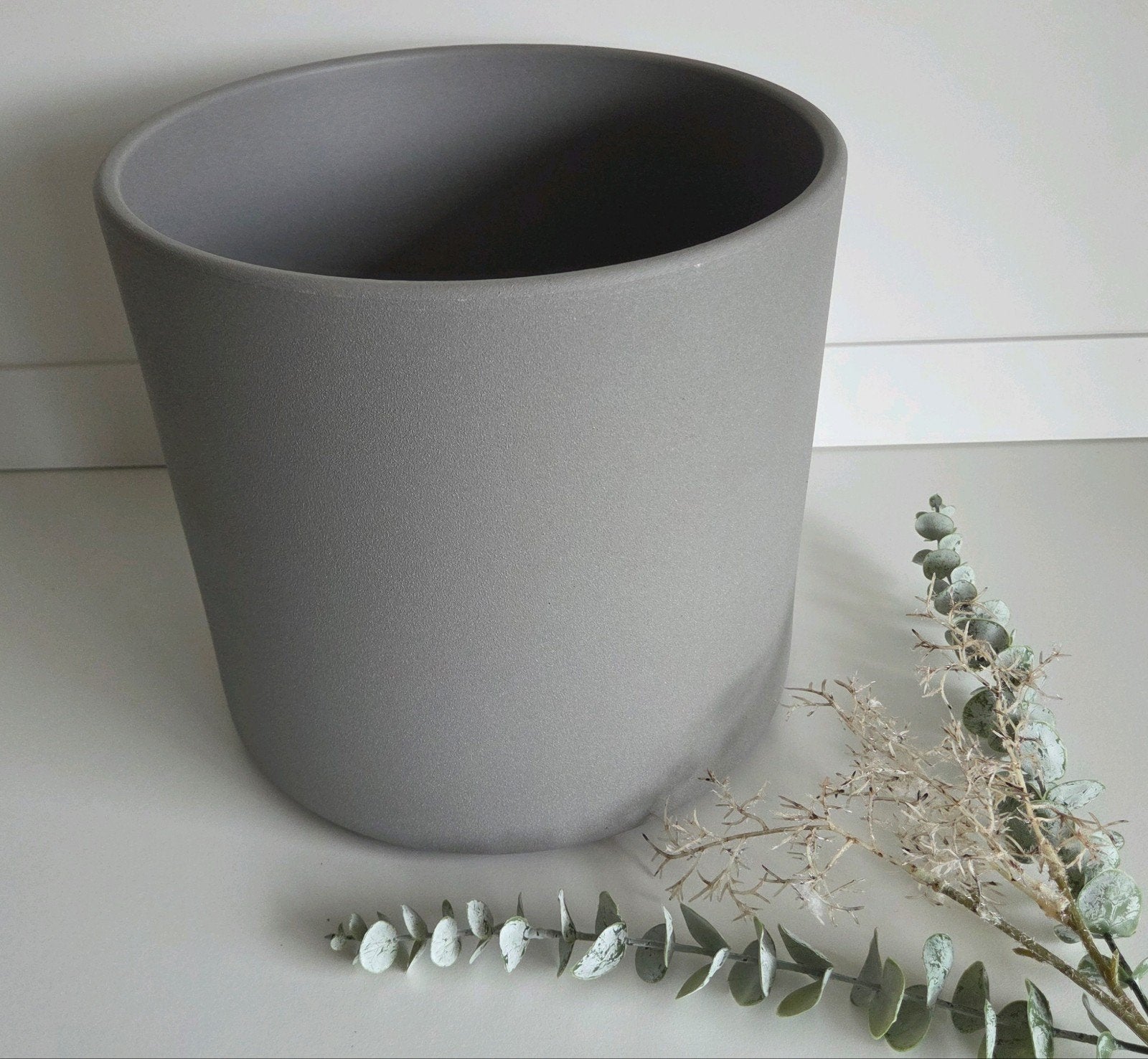 Grote keramische bloempot grijs H:26cm B:28cm, Ophalen, Rond, Nieuw, Minder dan 25 cm