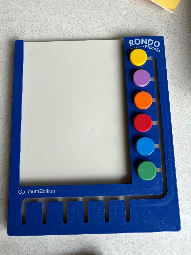 Rondo Piccolo bord met 4 boekjes, Ophalen of Verzenden, Gebruikt, Ontdekken
