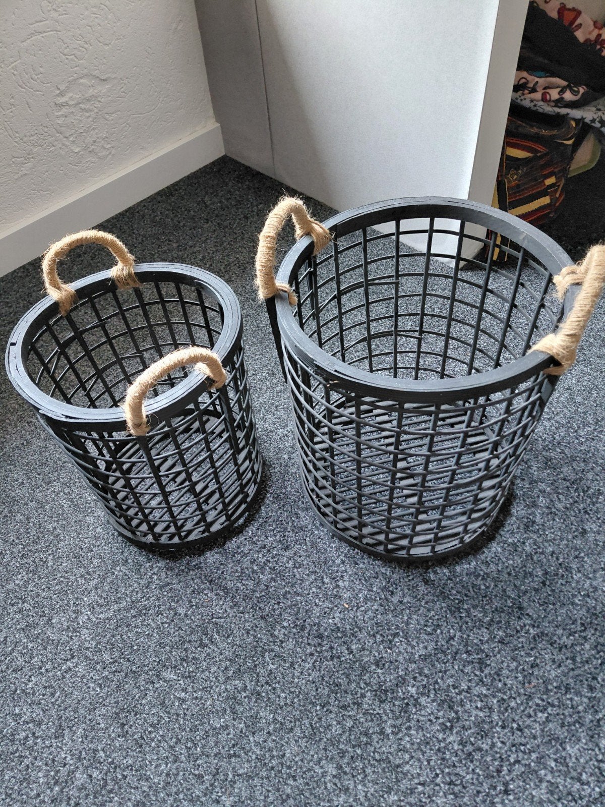 2 rieten mandjes., Ophalen, Zo goed als nieuw, Zwart, Overige materialen
