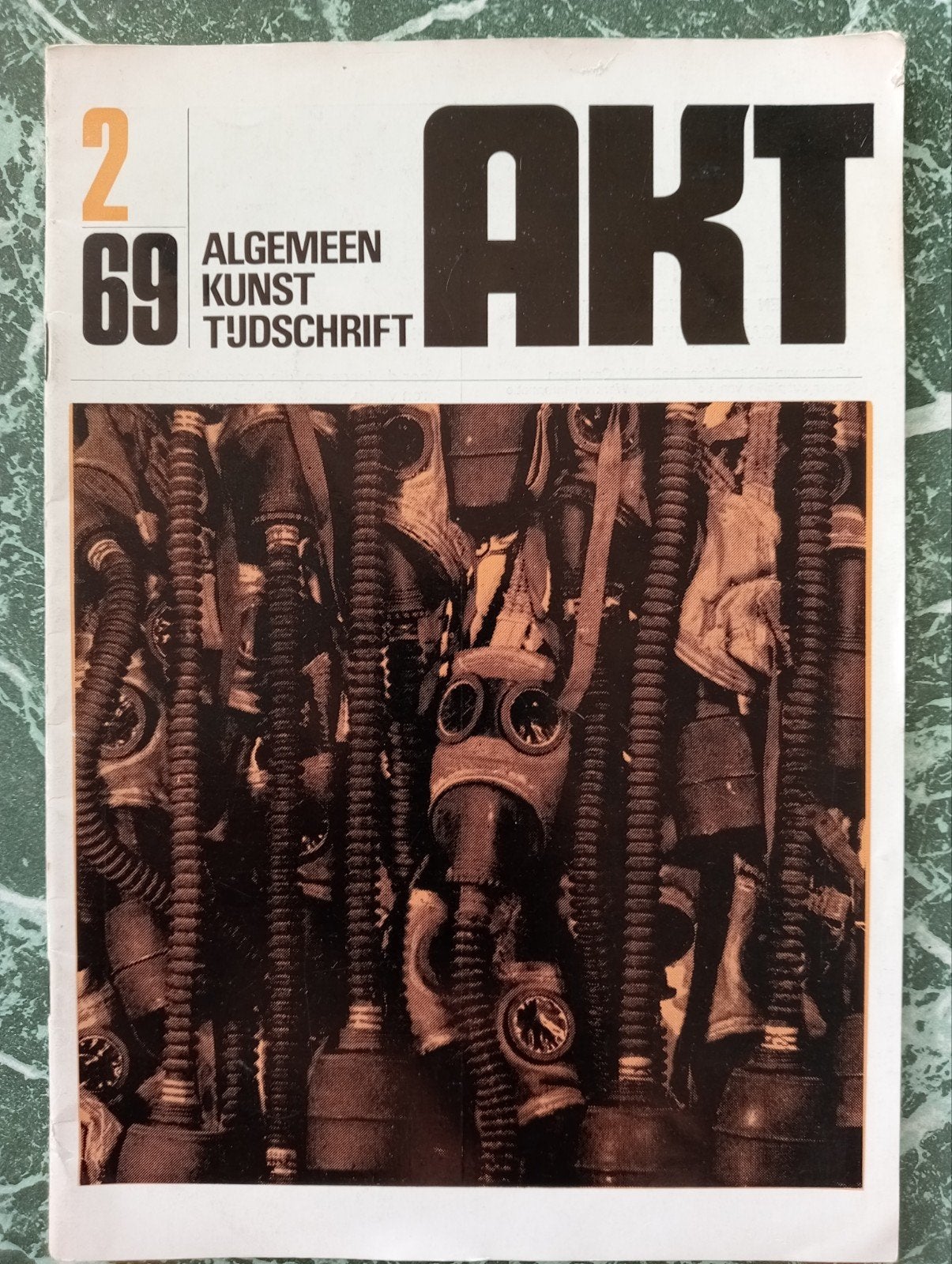 AKT Algemeen Kunst Tijdschrift 1969 Arman Hans Lodeizen, Ophalen of Verzenden, Gelezen, Overige typen
