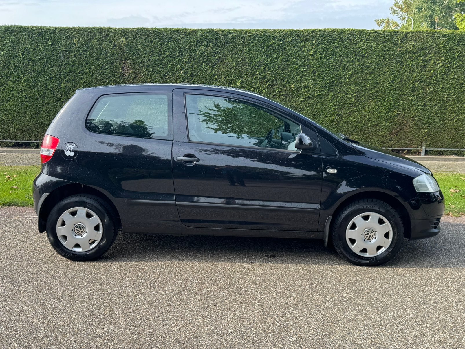 Foto 7 van Nette Volkswagen Fox 1.4 2007 Zwart Airco Nieuwe Apk
