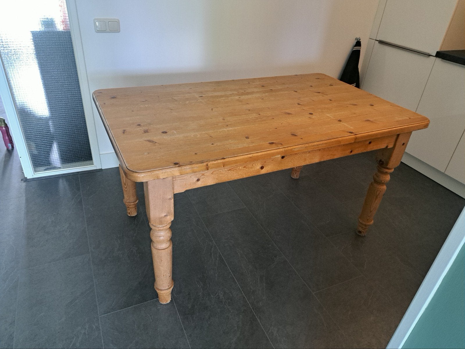 Gratis af te halen: Stevige grenen tafel (150x90x77), Huis en Inrichting, Tafels | Eettafels, Ophalen of Verzenden