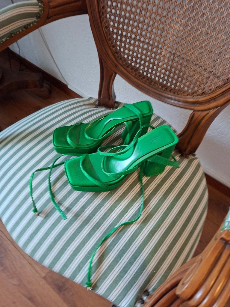 Zara groene platform sandaal 38, Zara, Zo goed als nieuw, Groen, Sandalen of Muiltjes
