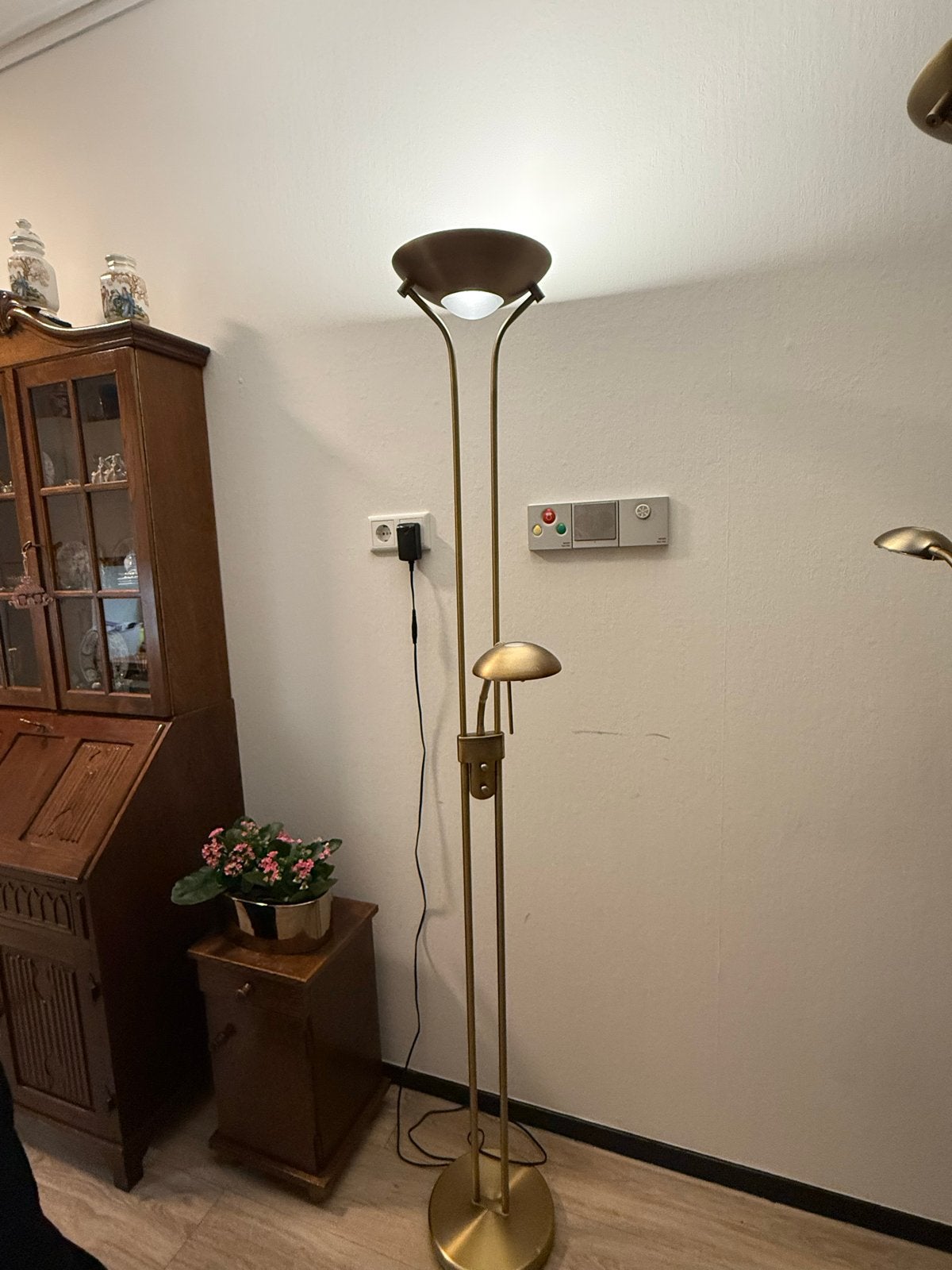 Staande lamp met 2 verstelbare lichtbronnen, z.g.a.n., Ophalen, Zo goed als nieuw, Metaal, 150 tot 200 cm