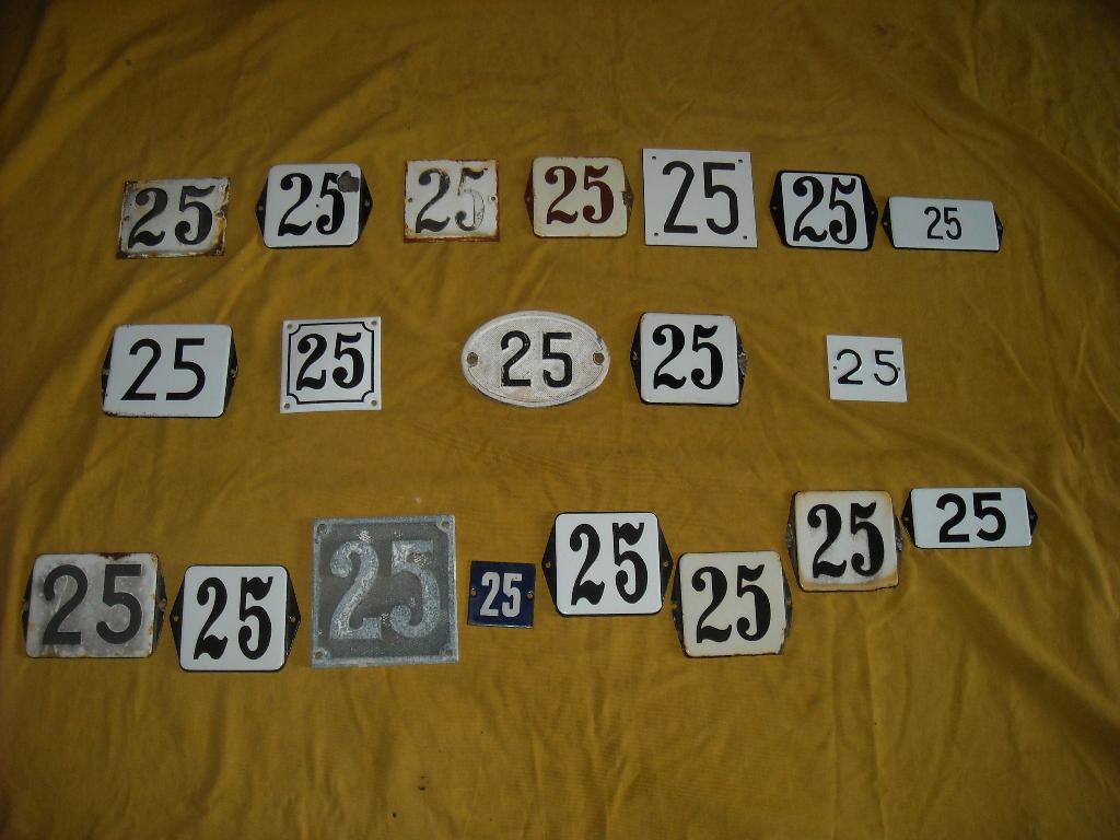 oud emaille huisnummer 25 ook 26 27 28 29 30 31 32 33 34 35, Antiek en Kunst, Ophalen of Verzenden