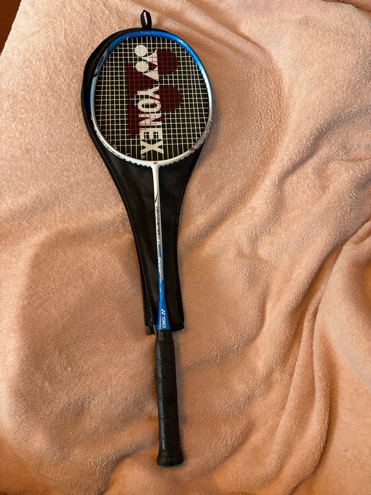 Yonex badmintonracket met hoes, Sport en Fitness, Badminton, Ophalen of Verzenden, Gebruikt, Racket(s)
