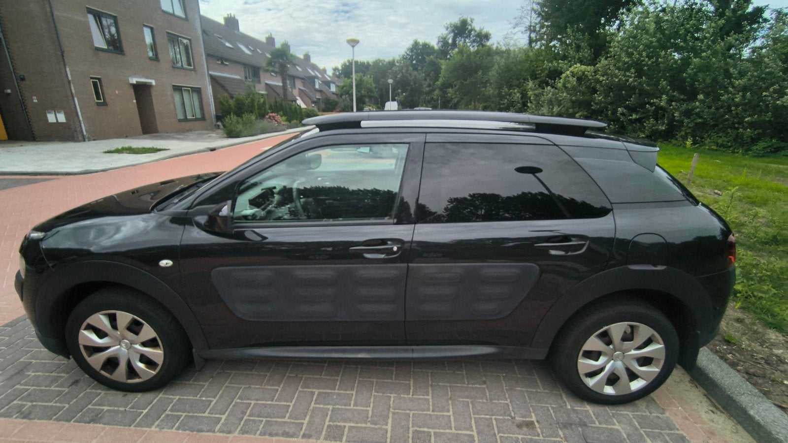 Citroen C4 Cactus 1.2 Pure Tech Business NAVI CAMERA NL-auto, Automaat, Zwart, 82 pk, Zwart