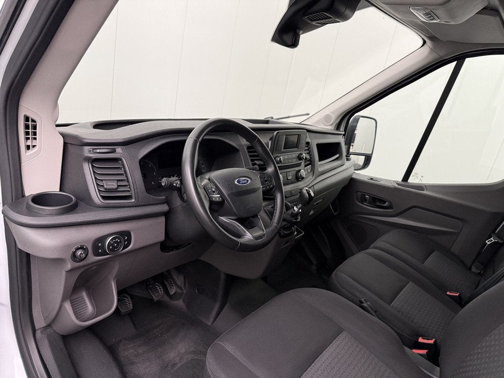 Ford Transit 130PK L4H3 Jumbo | Camera | Trekhaak | 3-Zits |, Gebruikt, 4 cilinders, 2500 kg, Wit