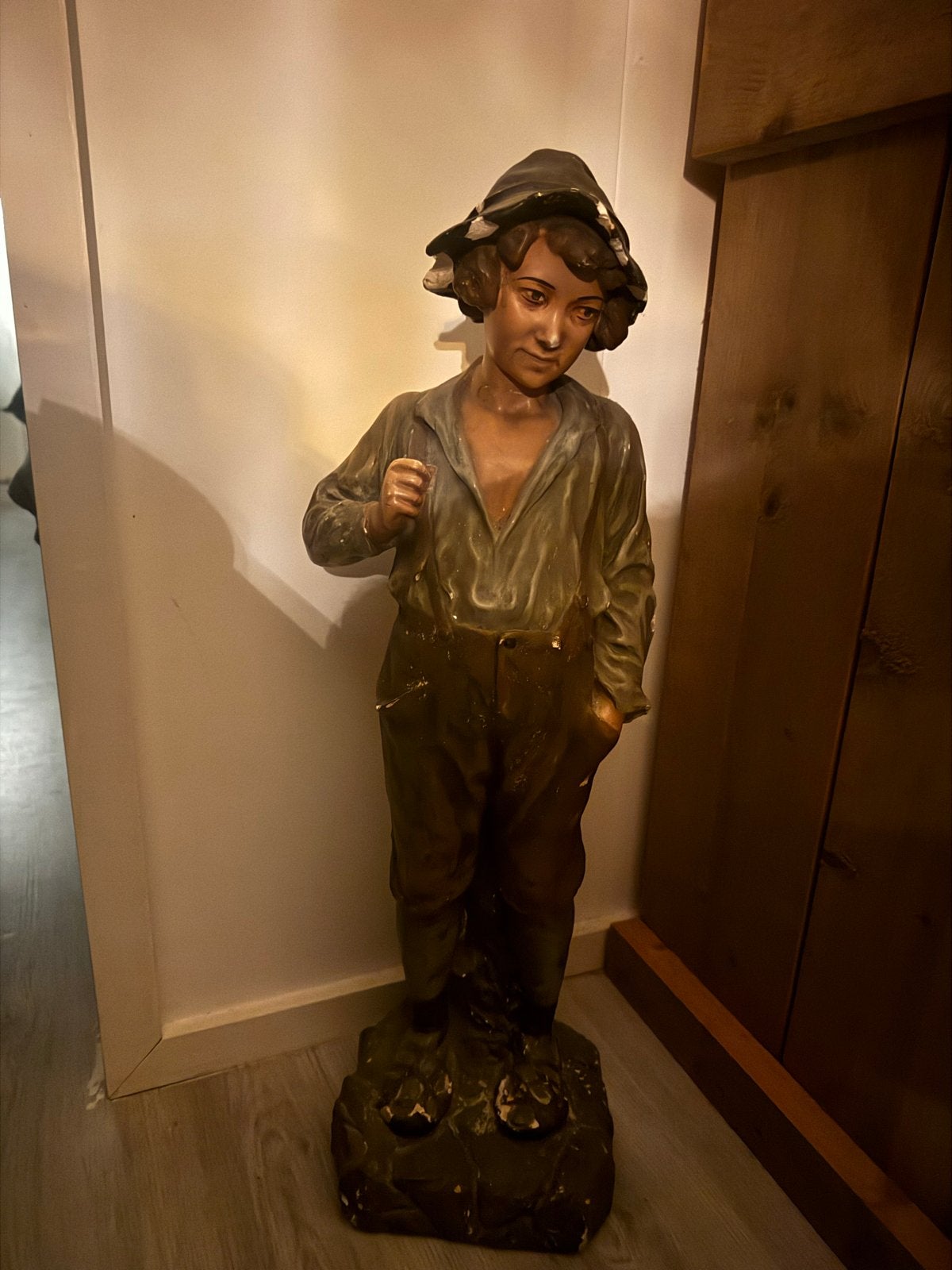 Vintage Beeld Jongen met Hoed - Gipsen Sculptuur, Ophalen, Gips, 50 - 100 cm, Beeld