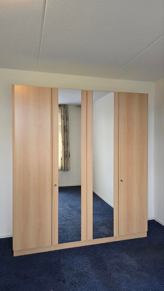 Ruime kledingkast met spiegeldeuren – 197 x 220 x 57 cm, Huis en Inrichting, Kasten | Kledingkasten, 200 cm of meer, 150 tot 200 cm