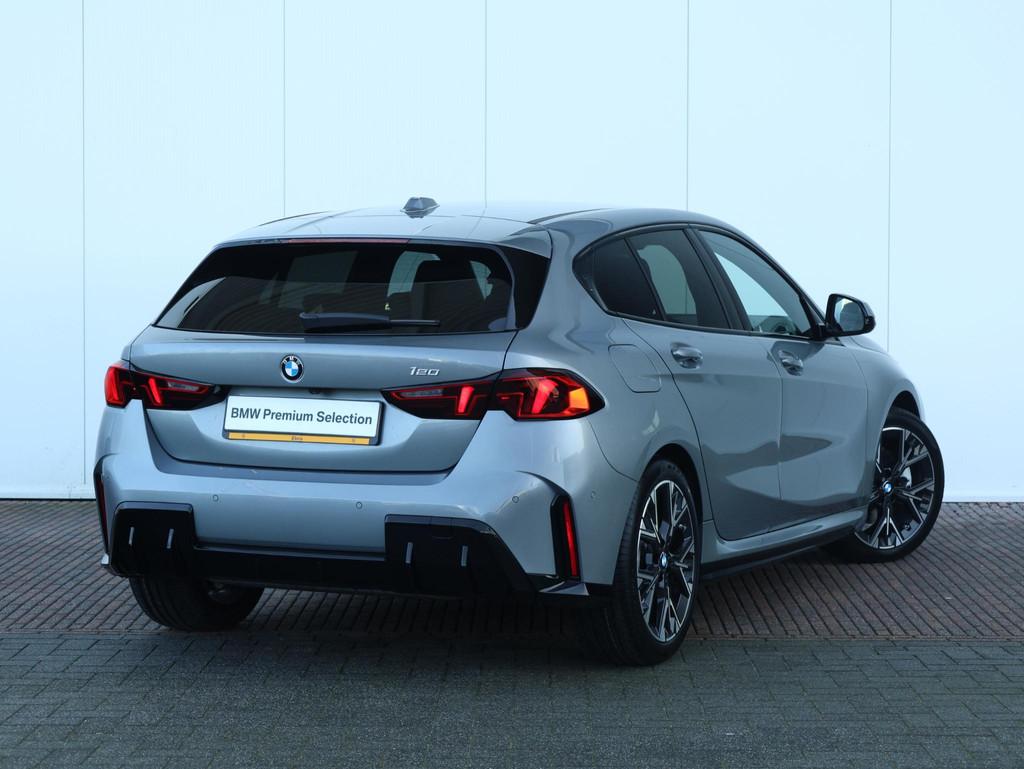 BMW 1 Serie 120 M Sport Design Edition M Sportpakket/ Stuurw, Auto's, BMW, Stof, Met garantie (alle), Origineel Nederlands, Bedrijf