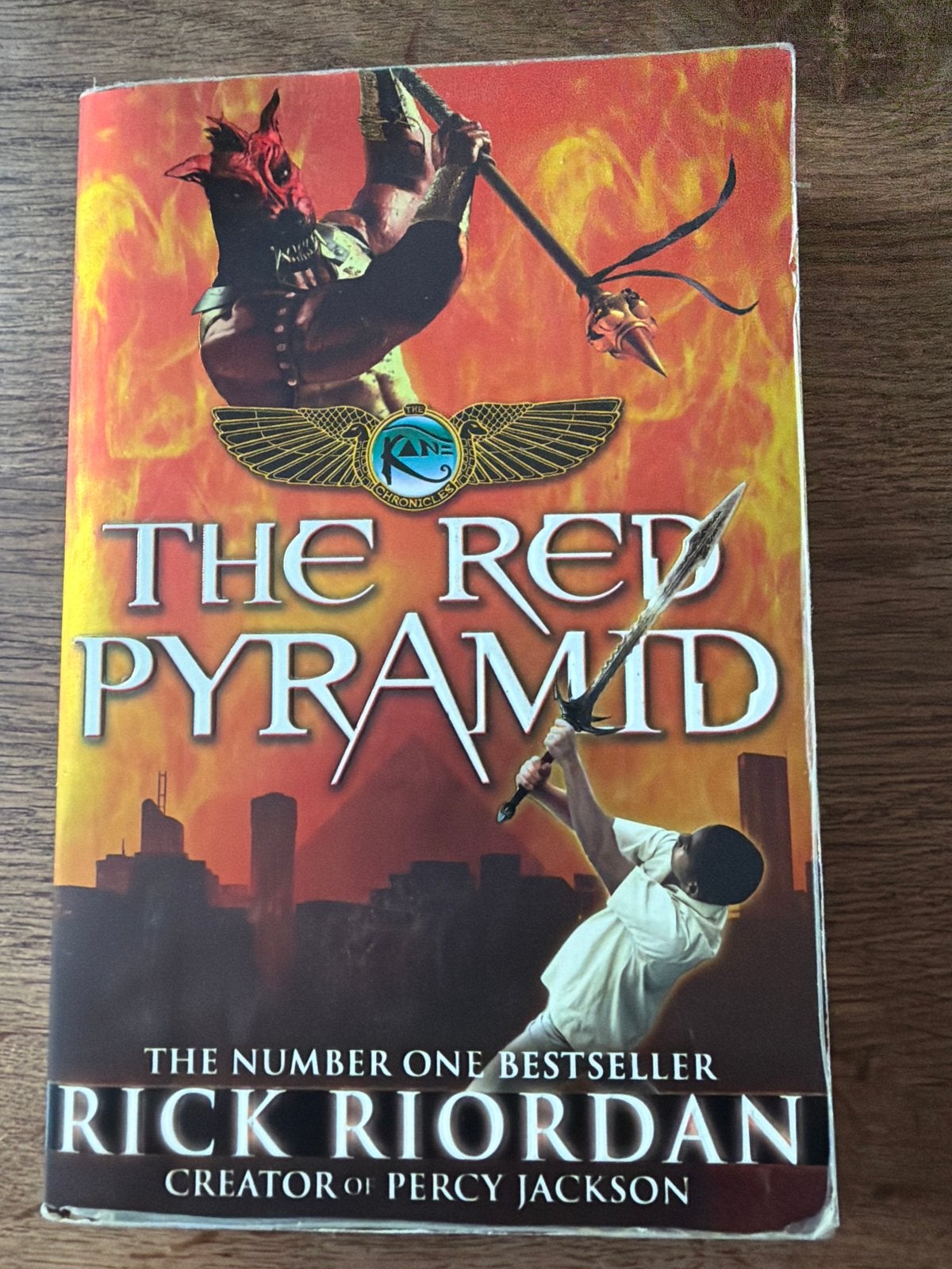 The Red Pyramid - Rick Riordan (Kane Chronicles), Boeken, Ophalen, Gelezen