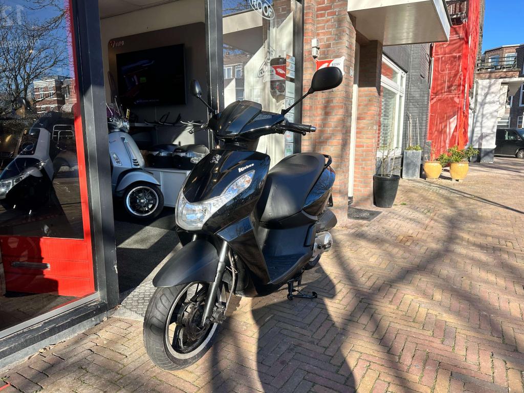 Peugeot Kisbee 4T 25 2V snor snorscooter 2011, Fietsen en Brommers, Scooters | Peugeot, Niet ingevuld, Gebruikt, Overige modellen
