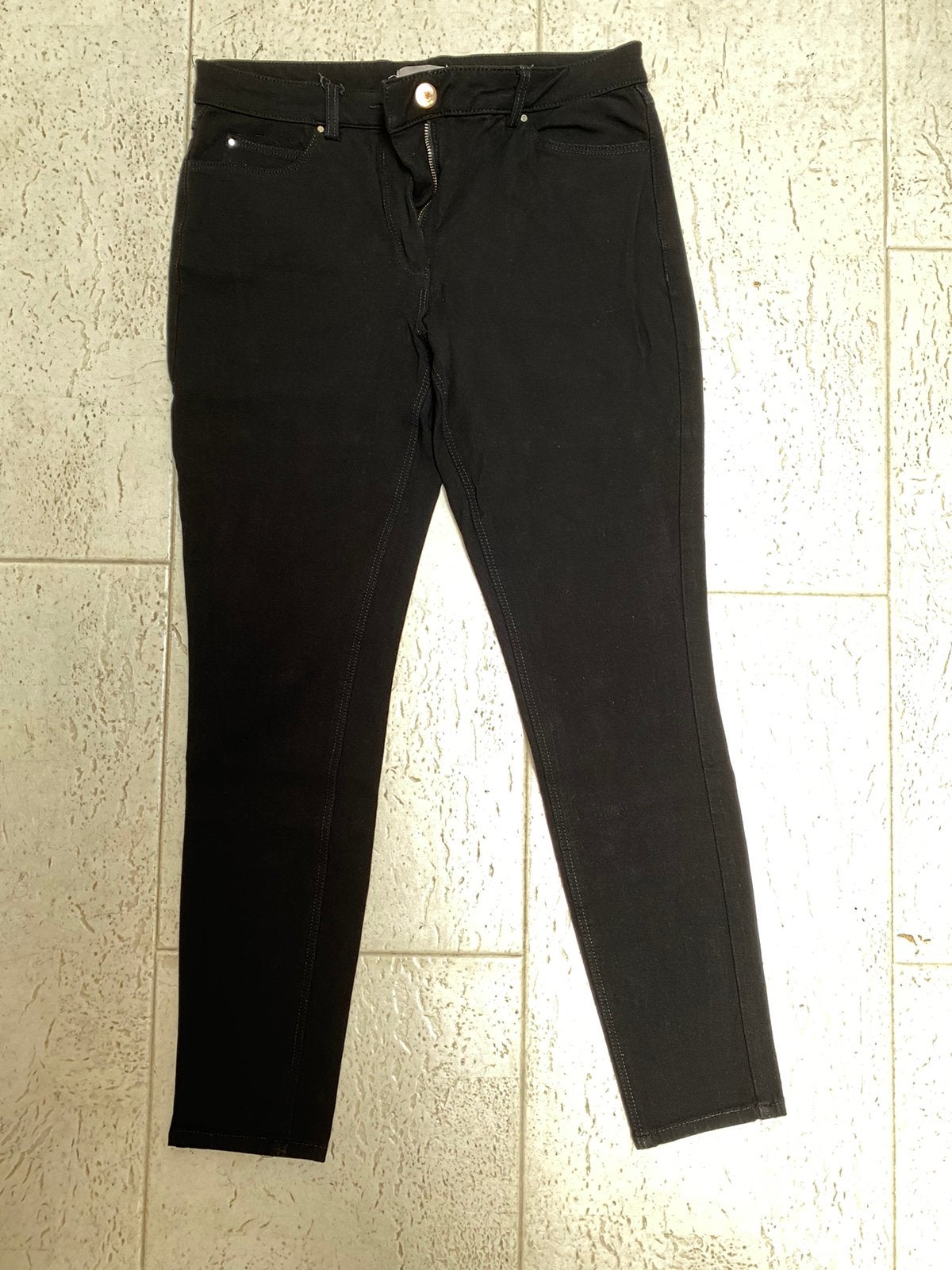 Dames zwarte spijkerbroek - maat 38, Kleding | Dames, Ophalen of Verzenden, Zo goed als nieuw, Zwart, W30 - W32 (confectie 38/40)